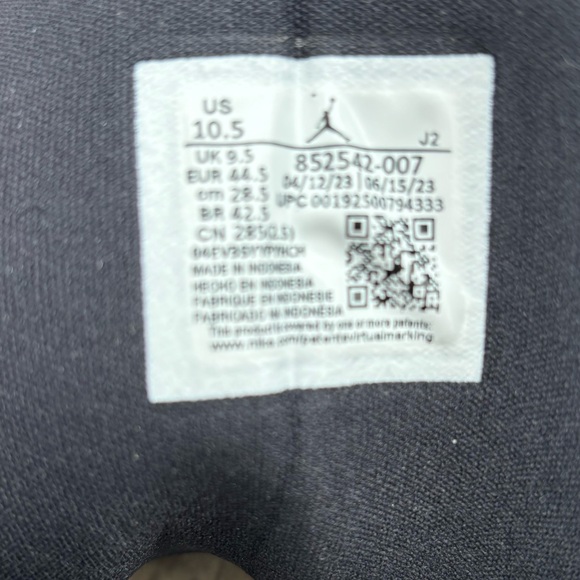 Air Jordan 1 Mid SE Men’s Sneakers, Size 10.5-NIB - Picture 7 of 7